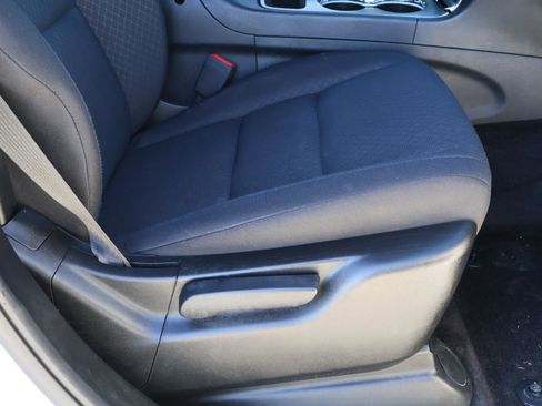 Used 2019 Jeep Grand Cherokee Laredo image 17