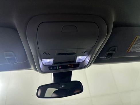 Used 2020 Chevrolet Equinox Premier w/ Premier Redline Edition image 24