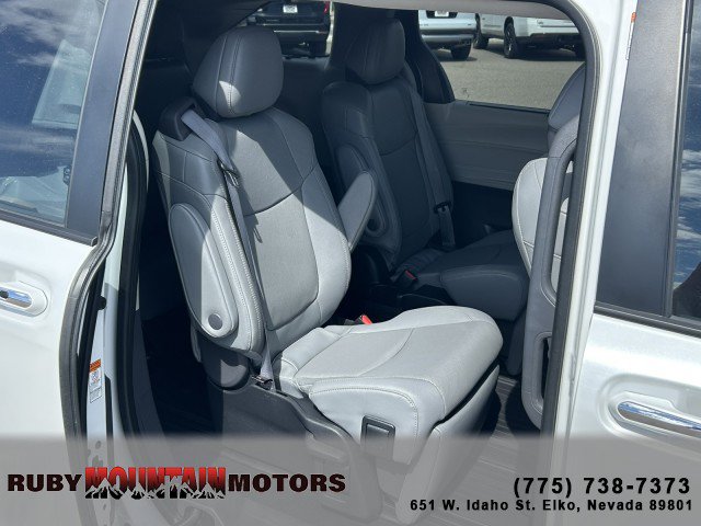 Used 2022 Toyota Sienna Limited AWD/4WD image 22