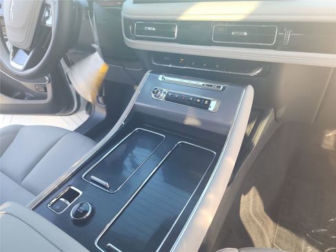 New 2026 Lincoln Aviator 2WD image 26