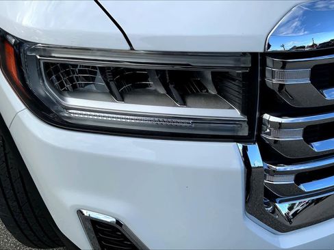 Certified 2023 GMC Acadia SLE w/ Driver Convenience Package image 26