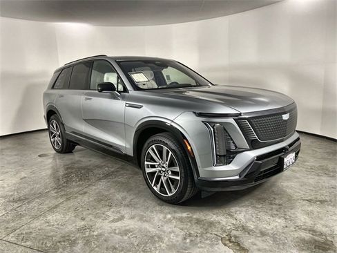 Used 2026 Cadillac Vistiq Sport image 2