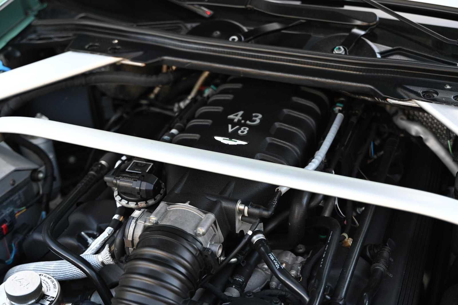 Used 2008 Aston Martin V8 Vantage Roadster RWD image 25