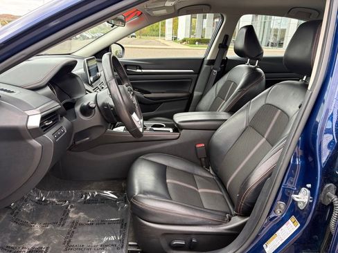 Used 2024 Nissan Altima 2.5 SR FWD image 11