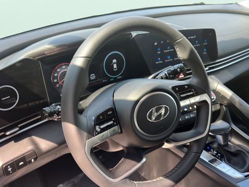 Certified 2023 Hyundai Elantra SEL w/ Convenience Package FWD image 10