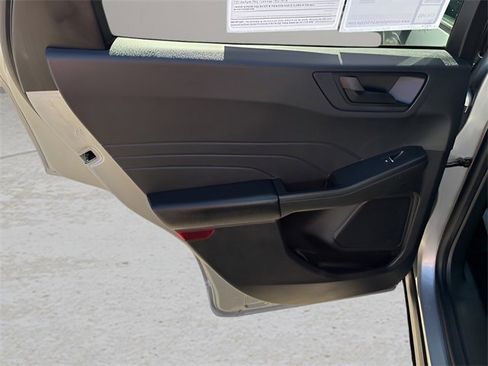 Used 2022 Ford Escape SE w/ Convenience Package image 17