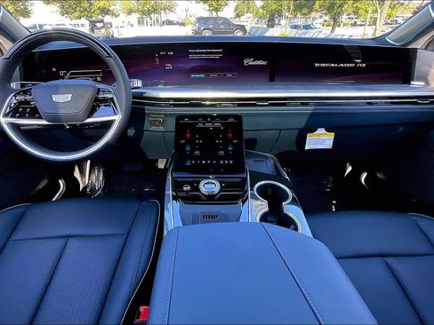 New 2026 Cadillac Escalade IQ Luxury 2 w/ LPO, Floor Liner Package AWD/4WD image 7