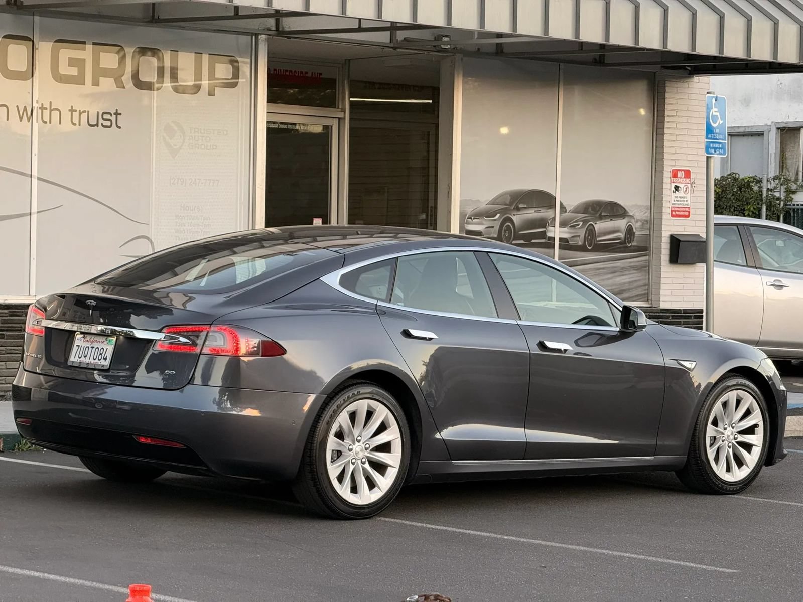 Used 2016 Tesla Model S 75 RWD image 9