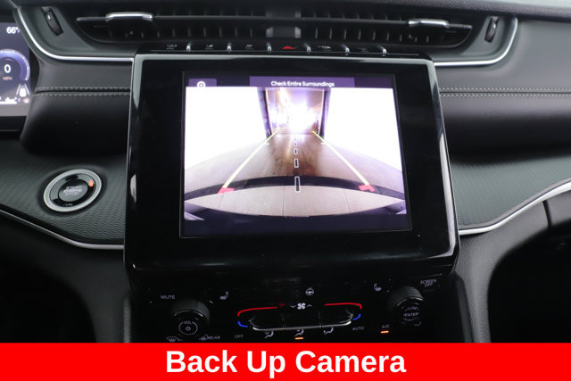 Used 2025 Jeep Grand Cherokee Altitude AWD/4WD image 21