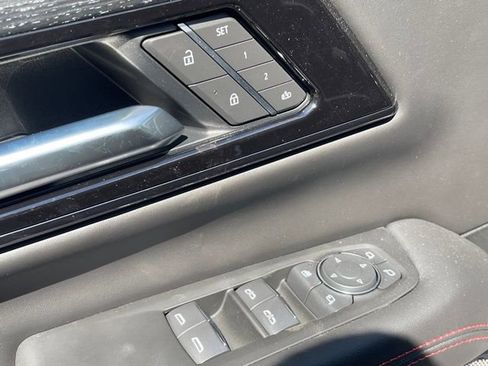 New 2026 GMC Yukon AT4 Ultimate w/ LPO, Floor Liner Package AWD/4WD image 17