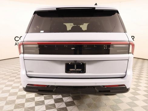New 2025 Lincoln Navigator Reserve image 23