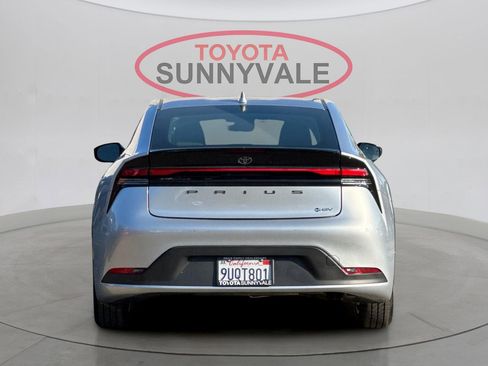 Certified 2025 Toyota Prius LE image 9