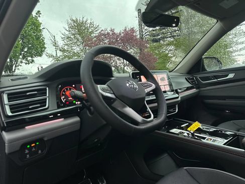 New 2026 Volkswagen Atlas Peak Edition AWD/4WD image 6