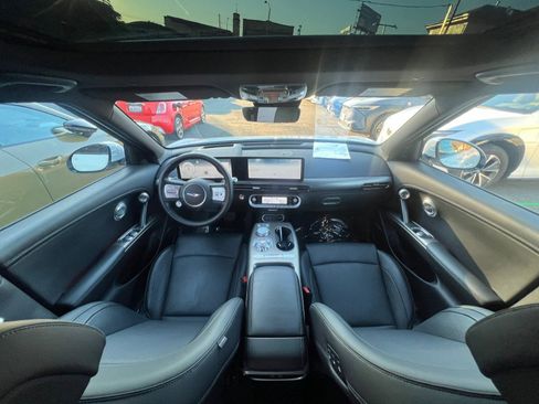 Used 2023 Genesis GV60 Advanced image 25