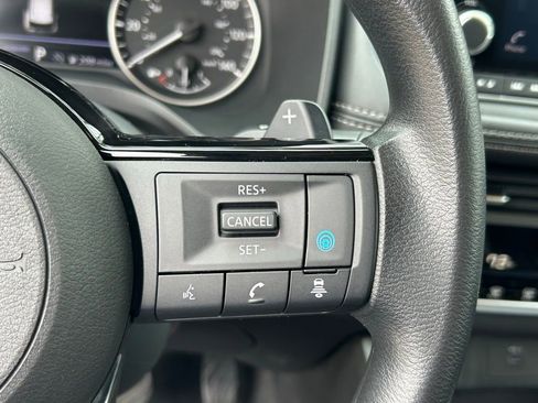 Used 2023 Nissan Rogue SV FWD image 16