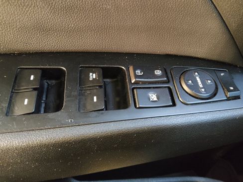 Used 2017 Hyundai Elantra Limited image 27