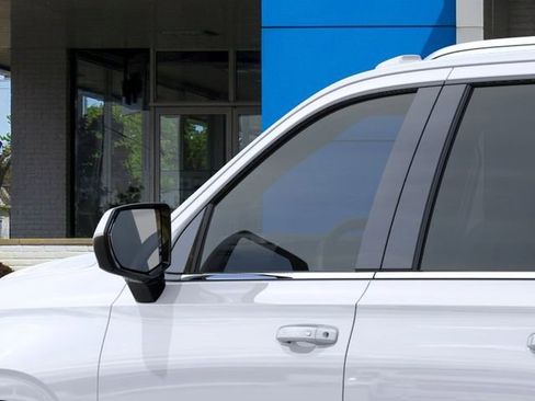 New 2026 Chevrolet Suburban LT AWD/4WD image 12