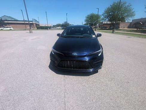 Used 2024 Toyota Corolla SE w/ SE Convenience Package FWD image 11