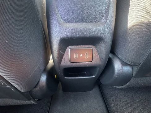 Used 2025 Hyundai Venue SEL FWD image 26