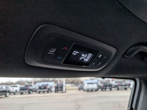 New 2026 Chrysler Pacifica Select image 32