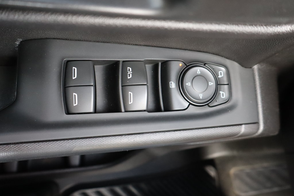 Used 2022 Chevrolet Silverado 1500 Custom w/ Safety Confidence Package AWD/4WD image 13