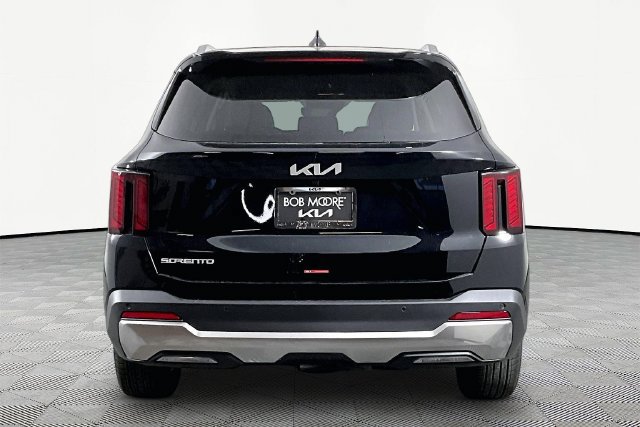 Certified 2026 Kia Sorento S FWD image 4