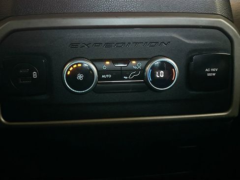 Used 2021 Ford Expedition Max XLT image 25