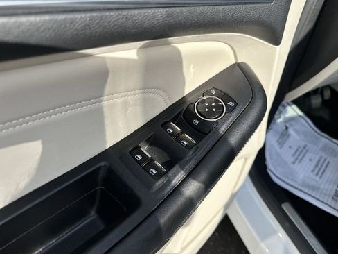 Used 2022 Ford Edge Titanium image 17