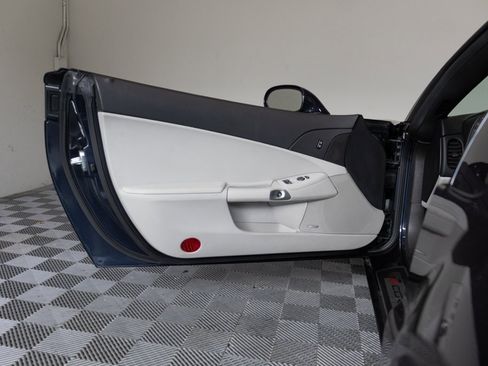 Used 2013 Chevrolet Corvette Grand Sport w/ 2LT Preferred Equipment Group image 15