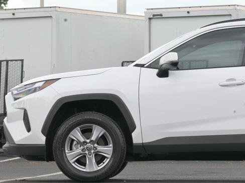 Used 2025 Toyota RAV4 XLE w/ Convenience Package FWD image 5