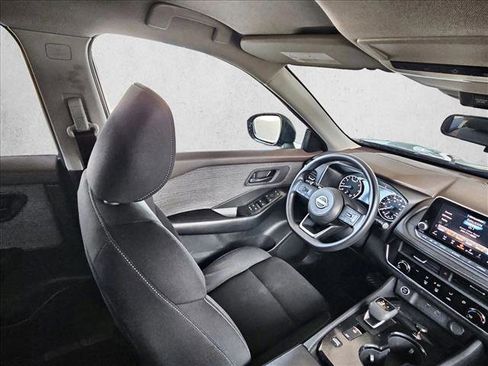 Used 2023 Nissan Rogue S FWD image 2