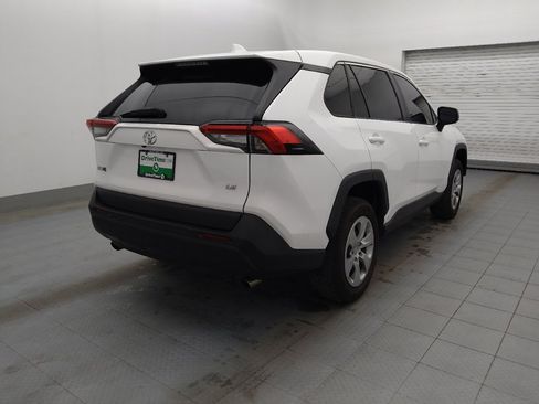 Used 2022 Toyota RAV4 LE image 9