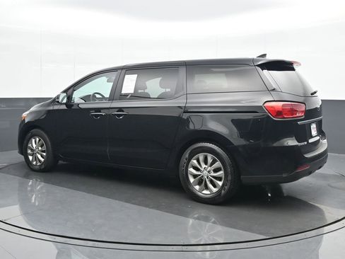 Used 2020 Kia Sedona LX image 4