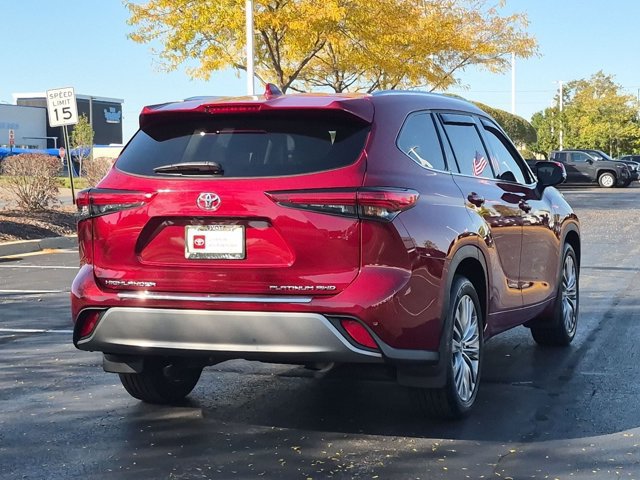 Certified 2023 Toyota Highlander Platinum AWD/4WD image 6