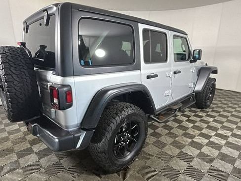 Used 2024 Jeep Wrangler Unlimited AWD/4WD image 2