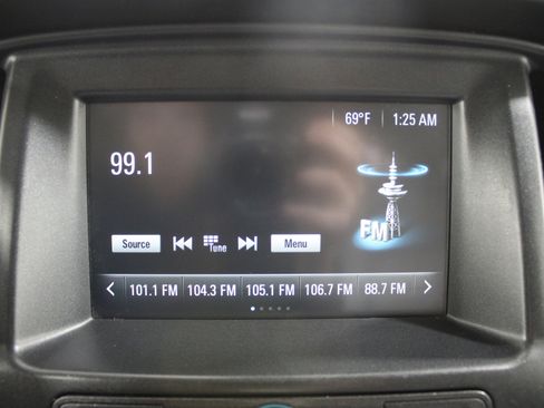 Used 2018 GMC Canyon 2WD Crew Cab w/ Convenience Package image 12