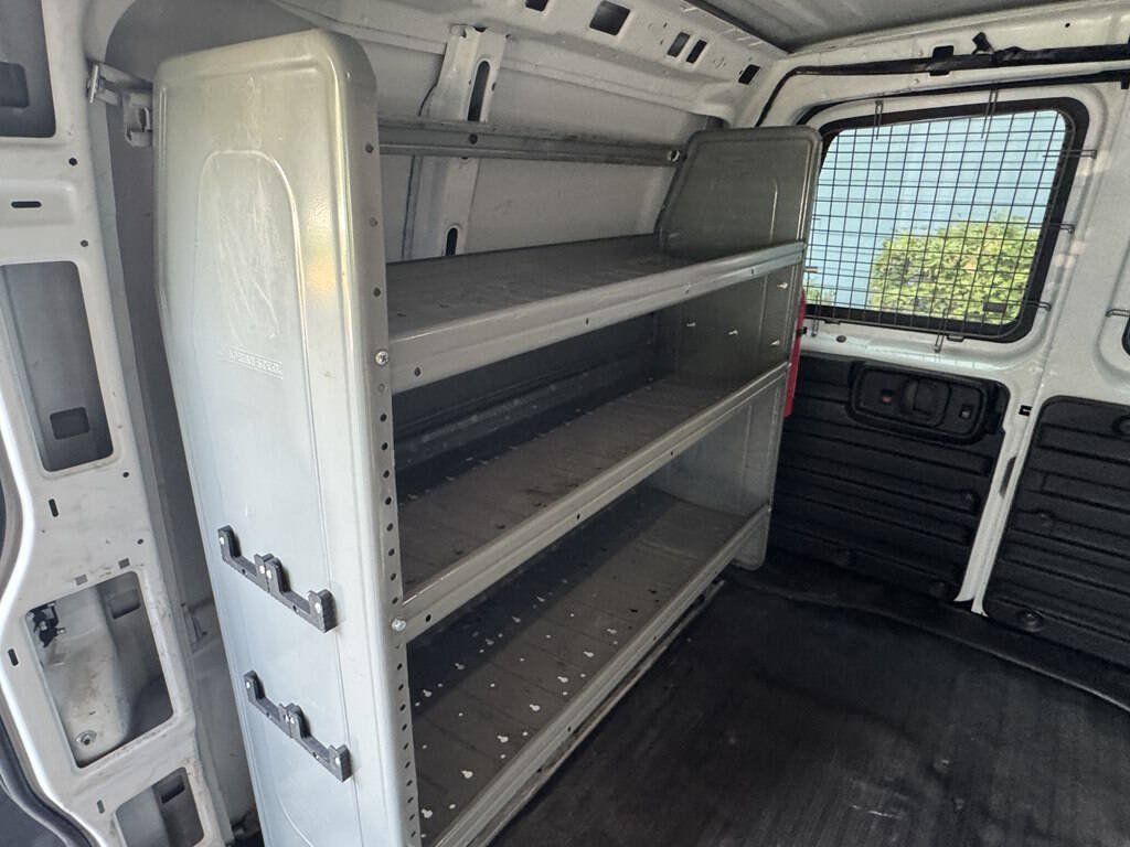 Used 2016 Chevrolet Express 2500 RWD image 20