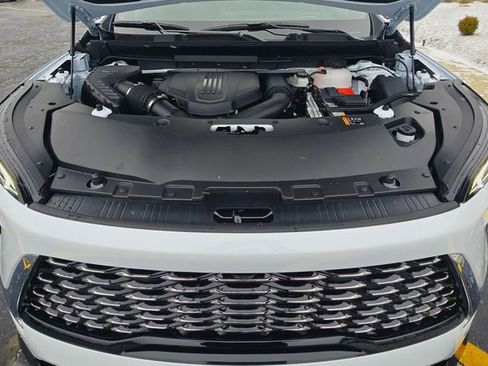 New 2026 Buick Enclave Avenir w/ Super Cruise Package image 3