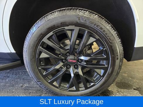 Used 2022 GMC Yukon SLT w/ SLT Luxury Package AWD/4WD image 12