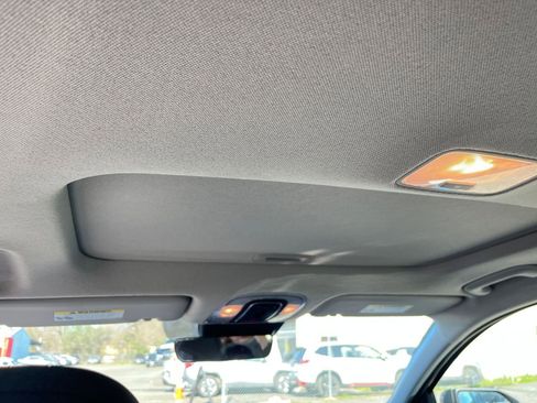 Used 2025 Hyundai Elantra SEL image 27