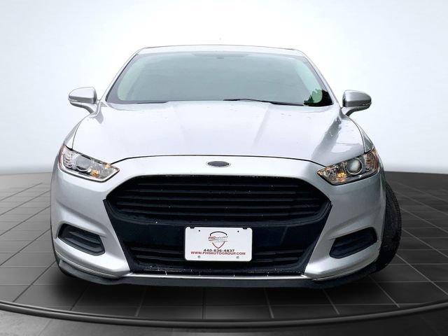 Used 2016 Ford Fusion SE FWD image 3
