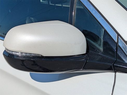 Used 2022 Honda Pilot Touring image 11