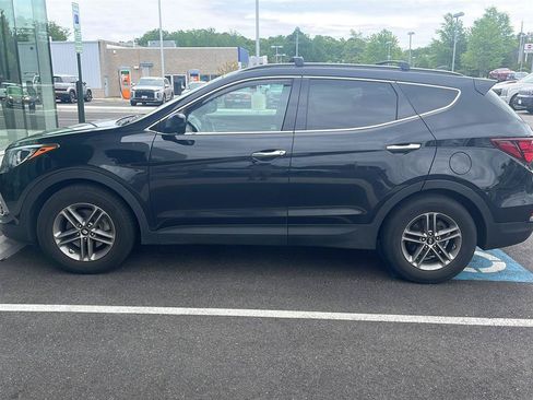 Used 2017 Hyundai Santa Fe Sport FWD image 1