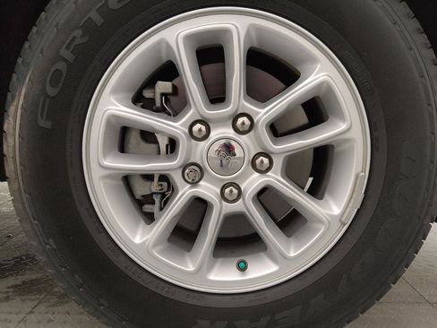 Used 2018 Jeep Grand Cherokee Laredo image 31