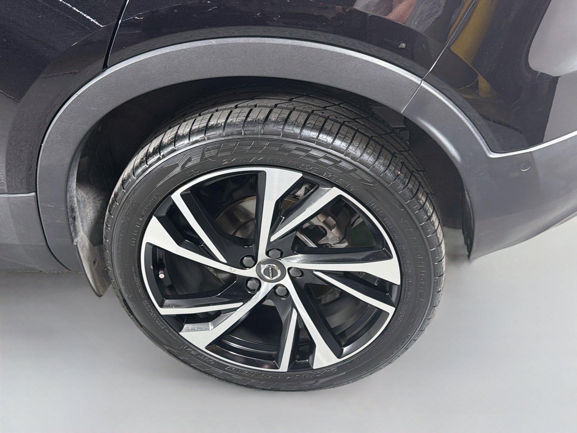 Used 2021 Volvo XC40 T5 R-Design w/ Advanced Package AWD/4WD image 31