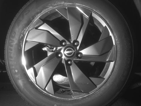 Used 2025 Nissan Rogue SV image 15