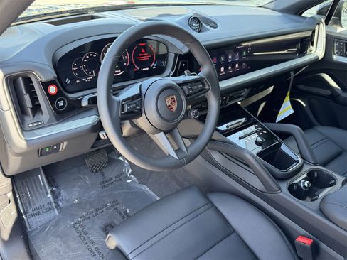 New 2026 Porsche Cayenne E-Hybrid Coupe image 4