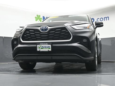 Used 2023 Toyota Highlander LE AWD/4WD image 7