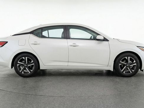 Used 2025 Nissan Sentra SV image 11