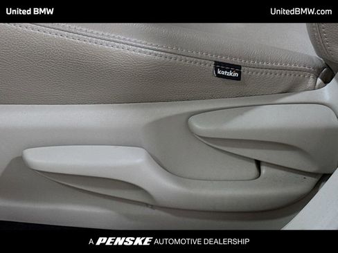 Used 2014 Toyota Prius Three image 4